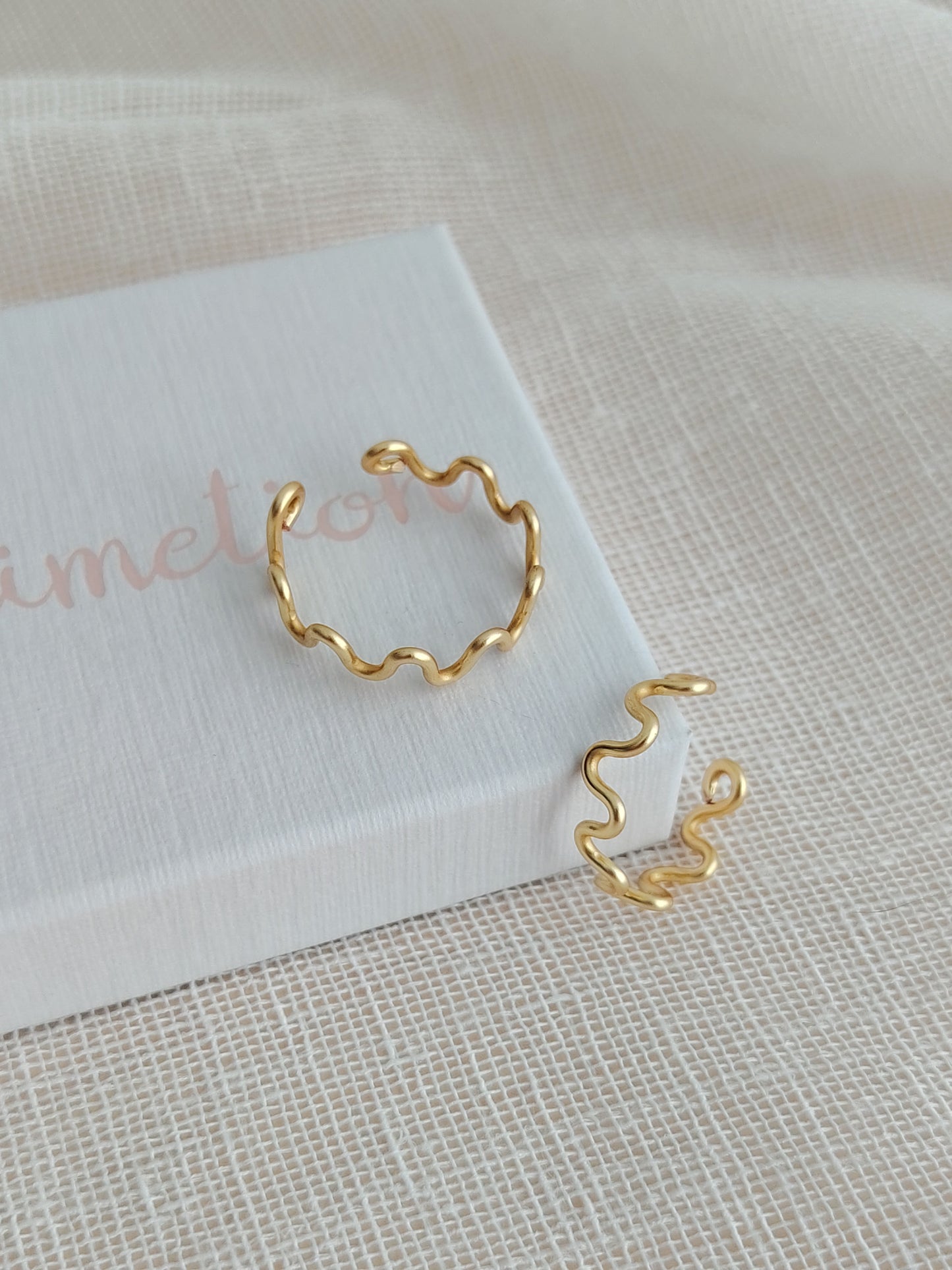 Aalto sormus pieni